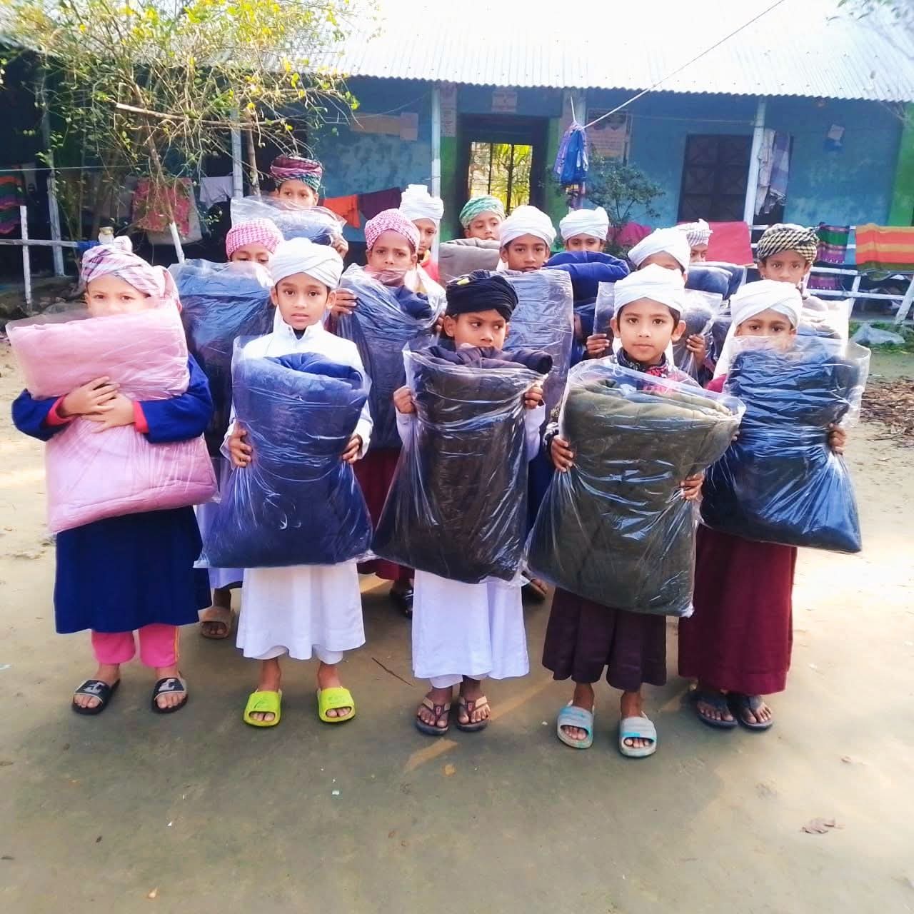 শীতবস্ত্র বিতরণ